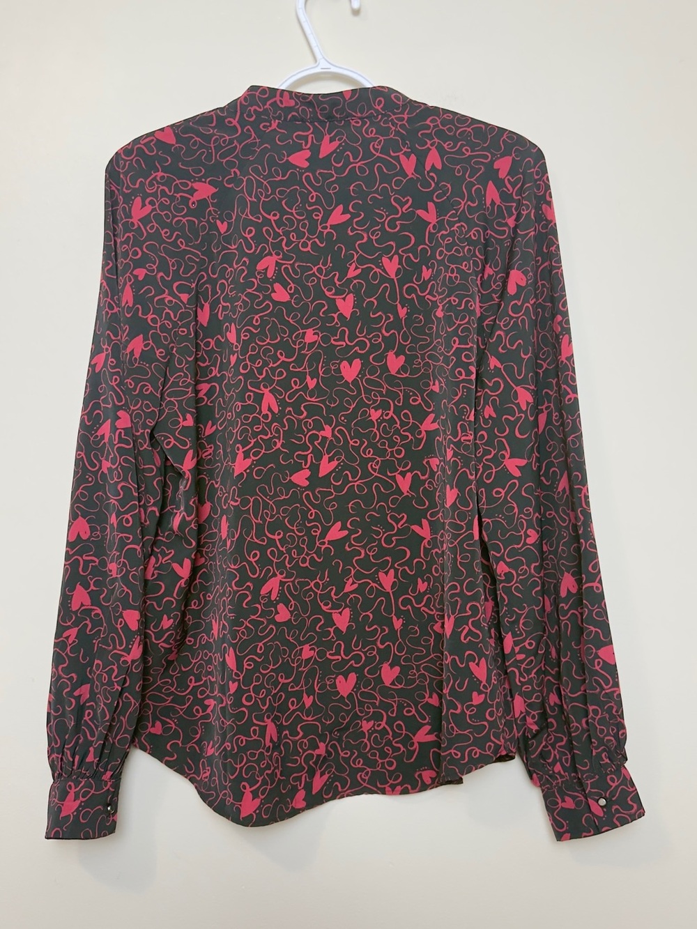 RW&CO Black Heart Print Blouse Medium Long Sleeve V-Neck Romantic Valentine Top - Picture 4 of 8